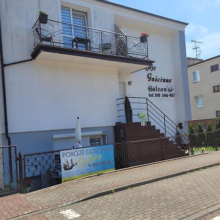 Pokoje Goscinne Galeon W Darlowku Darlowo Bagian luar foto