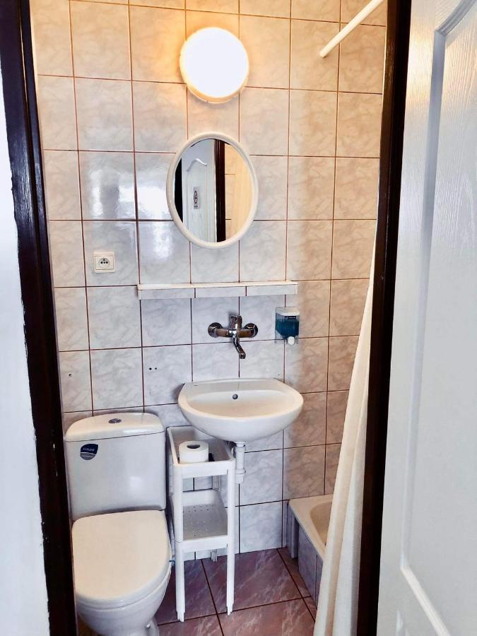 Pokoje Goscinne Galeon W Darlowku Darlowo Bagian luar foto