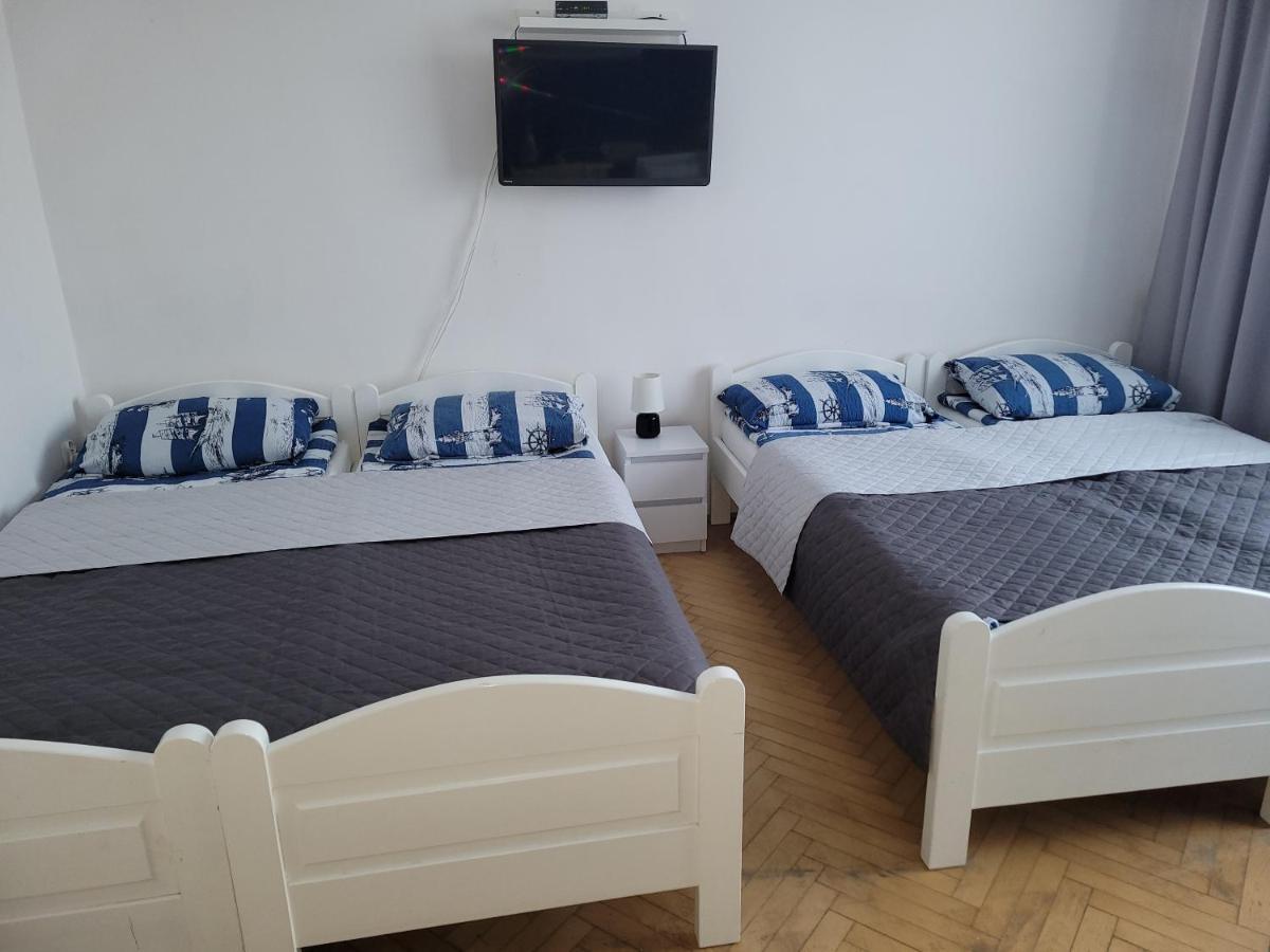 Pokoje Goscinne Galeon W Darlowku Darlowo Bagian luar foto