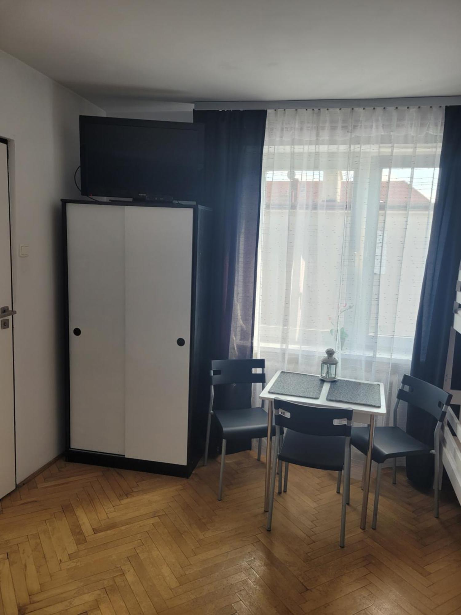 Pokoje Goscinne Galeon W Darlowku Darlowo Bagian luar foto