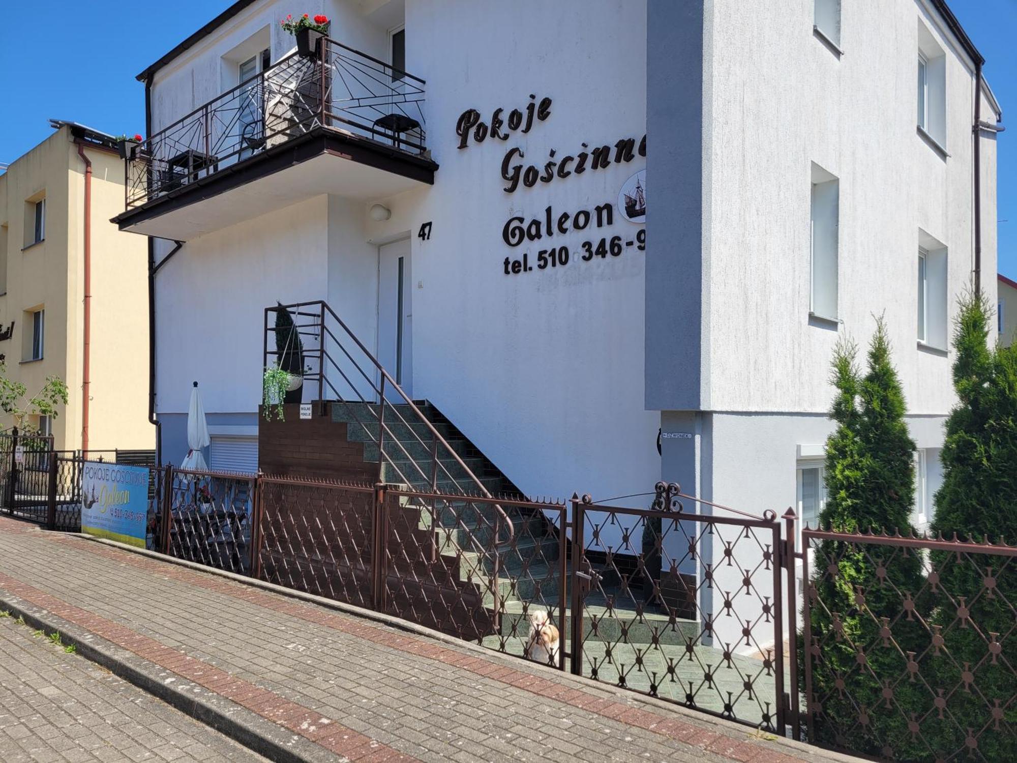 Pokoje Goscinne Galeon W Darlowku Darlowo Bagian luar foto