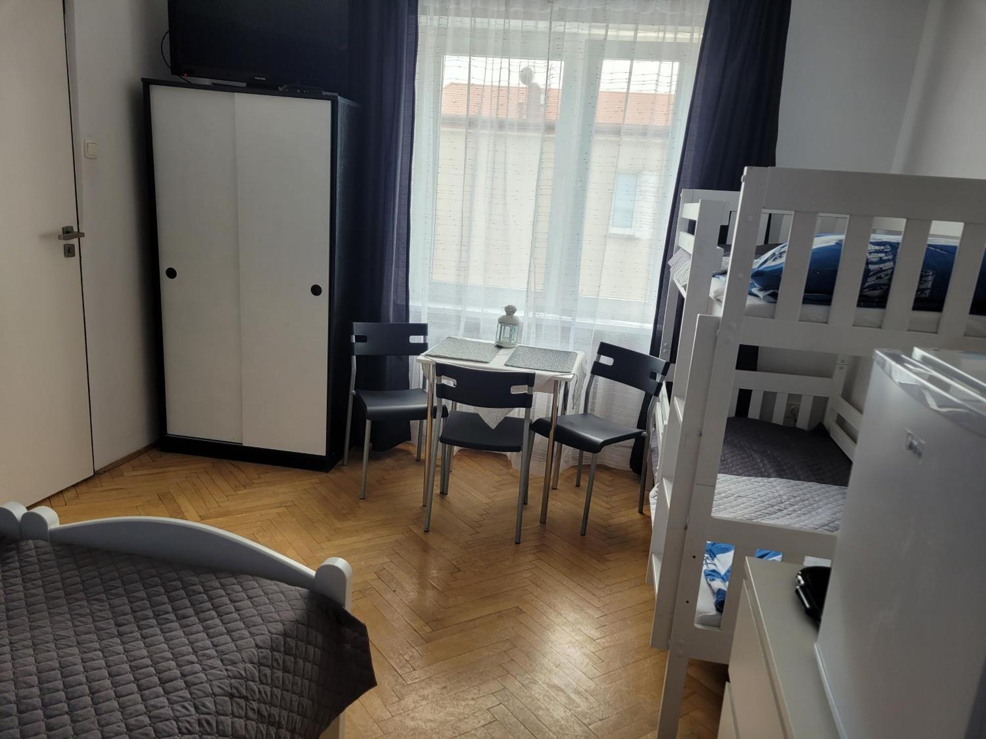 Pokoje Goscinne Galeon W Darlowku Darlowo Bagian luar foto